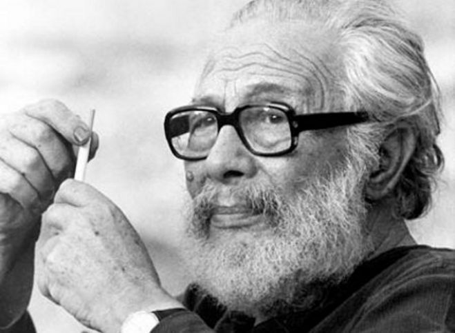 &Omicron; &kappa;&omicron;&iota;&nu;&omega;&nu;&iota;&kappa;ό&sigmaf; &chi;&alpha;&rho;&alpha;&kappa;&tau;ή&rho;&alpha;&sigmaf; &tau;&omicron;&upsilon; &theta;&epsilon;ά&tau;&rho;&omicron;&upsilon; &kappa;&alpha;&iota; &eta; &kappa;&alpha;&iota;&nu;&omicron;&tau;ό&mu;&alpha; &sigma;&upsilon;&mu;&beta;&omicron;&lambda;ή &tau;&omicron;&upsilon; &Kappa;&omicron;&upsilon;&nu;