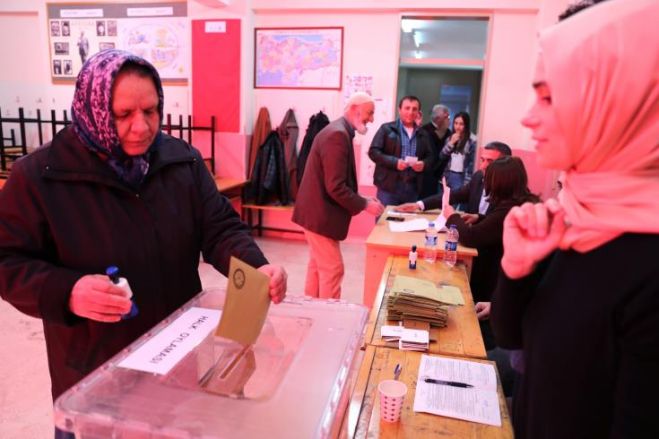 &Eta; &Kappa;&omicron;&mu;&iota;&sigma;&iota;ό&nu; &kappa;&alpha;&lambda;&epsilon;ί &tau;&eta;&nu; &Tau;&omicron;&upsilon;&rho;&kappa;ί&alpha; &nu;&alpha; &pi;&rho;&omicron;&sigma;έ&xi;&epsilon;&iota; &tau;&iota;&sigmaf; &epsilon;&pi;ό&mu;&epsilon;&nu;&epsilon;&sigmaf; &kappa;&iota;&nu;ή&sigma;&epsilon;&iota;&sigmaf; &tau;&eta;&sigmaf;
