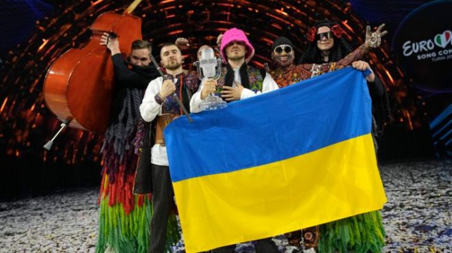 Eurovision: &Eta; &Omicron;&upsilon;&kappa;&rho;&alpha;&nu;ί&alpha; &kappa;&alpha;&tau;έ&kappa;&tau;&eta;&sigma;&epsilon; &tau;&eta;&nu; &pi;&rho;ώ&tau;&eta; &theta;έ&sigma;&eta;, ό&pi;&omega;&sigmaf; &epsilon;ί&chi;&epsilon; &pi;&rho;&omicron;&alpha;&nu;&alpha;&gamma;&gamma;&epsilon;&lambda;&theta;&epsilon;ί &epsilon;&delta;ώ &kappa;&alpha;&iota; &mu;έ&rho;&epsilon;&sigmaf;...*