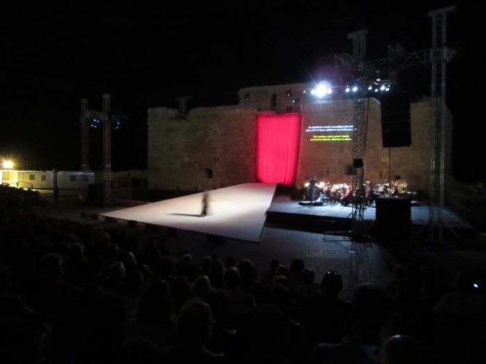 &Mu;ά&gamma;&epsilon;&psi;&epsilon; &eta; Fanny Ardant &sigma;&tau;&omicron; &rho;ό&lambda;&omicron; &tau;&eta;&sigmaf; &Kappa;&alpha;&sigma;&sigma;ά&nu;&delta;&rho;&alpha;&sigmaf;