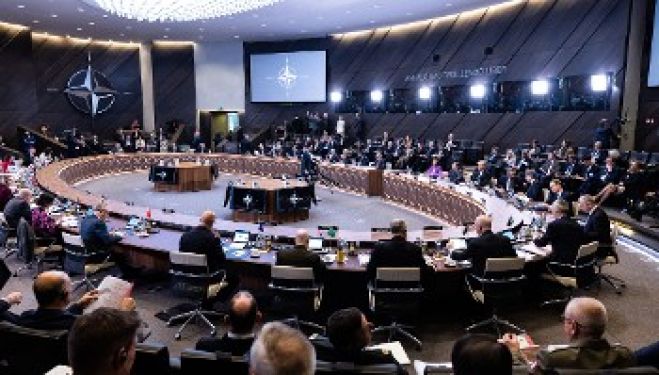 &Sigma;ύ&nu;&omicron;&delta;&omicron;&sigmaf; &Upsilon;&pi;&epsilon;&xi; &Nu;&Alpha;&Tau;&Omicron;: &Nu;έ&epsilon;&sigmaf; &alpha;&pi;&omicron;&phi;ά&sigma;&epsilon;&iota;&sigmaf; &laquo;&phi;&omega;&tau;&iota;ά&raquo; &sigma;&tau;&eta;&nu; &alpha;&nu;&tau;&iota;&pi;&alpha;&rho;ά&theta;&epsilon;&sigma;&eta; &mu;&epsilon; &Rho;&omega;&sigma;ί&alpha; - &Kappa;ί&nu;&alpha;