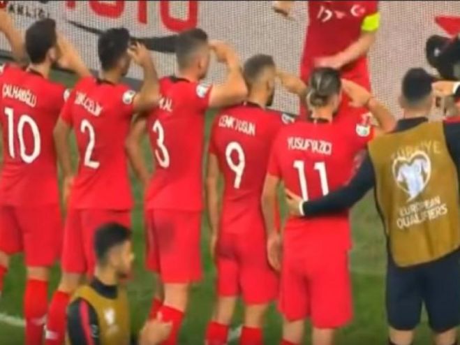 UEFA: &laquo;&Epsilon;ί&nu;&alpha;&iota; &nu;&omega;&rho;ί&sigmaf; &gamma;&iota;&alpha; ό&pi;&omicron;&iota;&epsilon;&sigmaf; &kappa;&upsilon;&rho;ώ&sigma;&epsilon;&iota;&sigmaf;&raquo;&hellip;