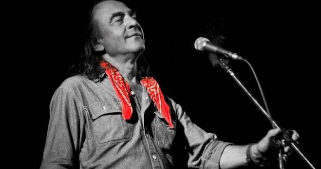 &laquo;&Epsilon;&gamma;ώ &delta;&epsilon;&nu; &epsilon;ί&mu;&alpha;&iota; &pi;&omicron;&iota;&eta;&tau;ή&sigmaf;, &epsilon;ί&mu;&alpha;&iota; &sigma;&tau;&iota;&chi;ά&kappa;&iota;&hellip;&raquo;